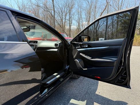 Used 2017 Nissan Maxima SR w/ Midnight Edition image 41