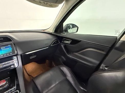 Used 2019 Jaguar F-PACE Prestige AWD/4WD image 19