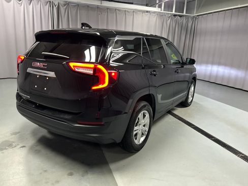 Used 2024 GMC Terrain SLE image 7