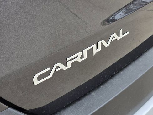 New 2026 Kia Carnival FWD image 8