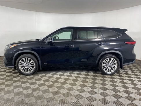 Used 2023 Toyota Highlander Platinum AWD/4WD image 4
