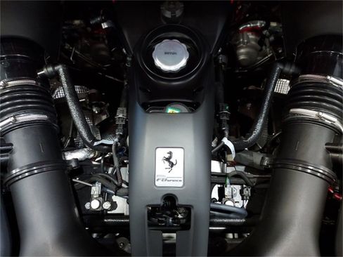 Used 2021 Ferrari F8 Tributo image 44