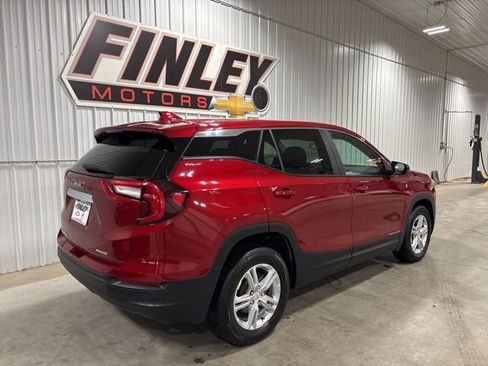 Used 2024 GMC Terrain SLE image 13