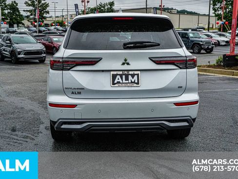 Used 2025 Mitsubishi Outlander SE FWD image 11