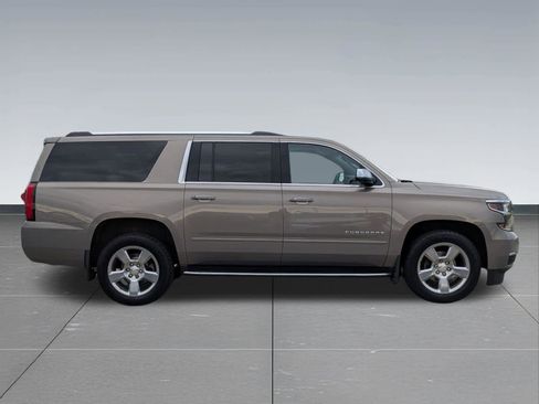 Used 2019 Chevrolet Suburban Premier AWD/4WD image 6