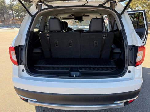 Used 2021 Honda Pilot Touring image 5