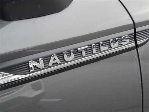 Certified 2023 Lincoln Nautilus Reserve image 10