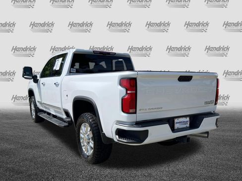 Used 2024 Chevrolet Silverado 2500 High Country w/ Technology Package AWD/4WD image 7
