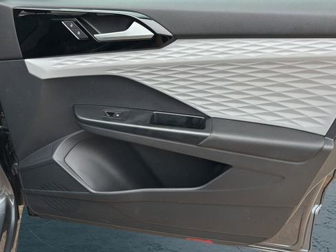 Used 2023 Volkswagen Taos S image 10