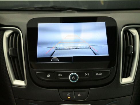 Used 2024 Chevrolet Malibu LT image 18