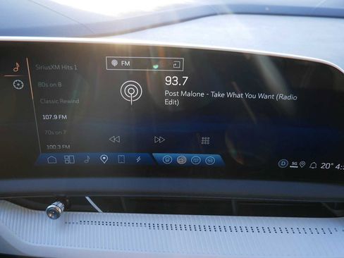 Used 2025 Cadillac Optiq Sport 2 w/ LPO, Floor Liner Package AWD/4WD image 19