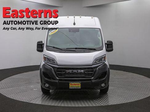 Used 2023 RAM ProMaster 2500 w/ Convenience Group FWD image 2