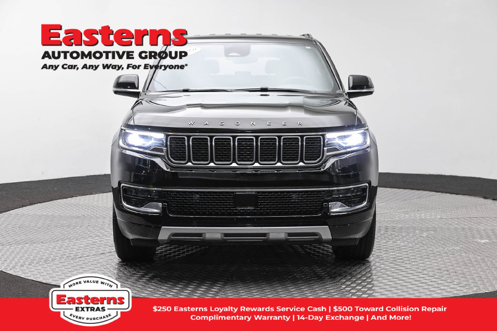Used 2024 Jeep Wagoneer L Series II w/ Flexible Seating Group AWD/4WD image 3