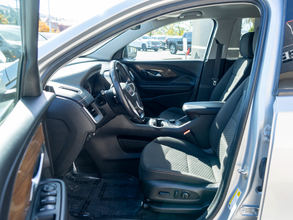 Used 2018 GMC Terrain SLE w/ Driver Convenience Package FWD image 11
