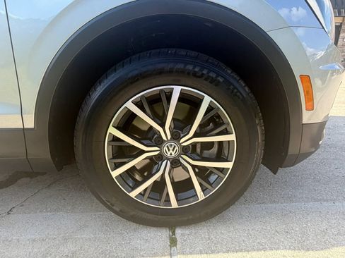 Used 2019 Volkswagen Tiguan SE w/ Panoramic Sunroof Package FWD image 46