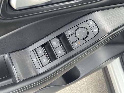 Used 2023 Nissan Rogue SV w/ SV Premium B Package FWD image 19