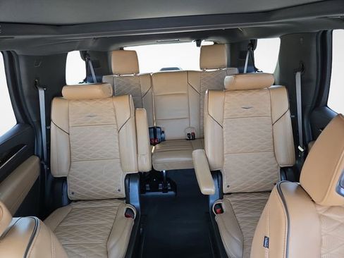 Certified 2024 Cadillac Escalade Sport w/ Touring Package AWD/4WD image 34
