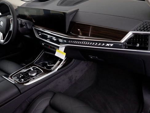New 2026 BMW X7 xDrive40i image 21