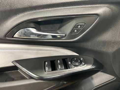 Used 2025 Chevrolet Trax LT w/ LT Convenience Package image 13