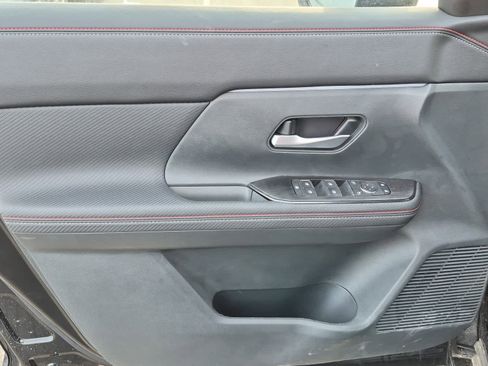 New 2026 Nissan Kicks SR w/ Cold Weather Package AWD/4WD image 9
