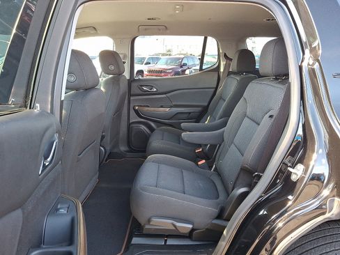 Used 2023 GMC Acadia SLE w/ Driver Convenience Package image 12