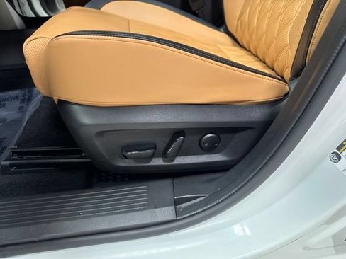 Used 2023 Nissan Rogue Platinum AWD/4WD image 6