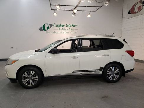 Used 2016 Nissan Pathfinder SL w/ SL Tech Package AWD/4WD image 3