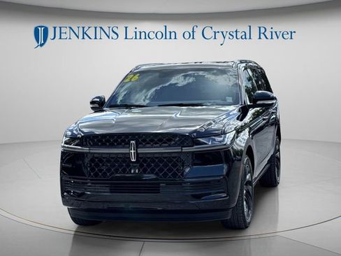 New 2026 Lincoln Navigator Reserve w/ Jet Appearance Package AWD/4WD image 13
