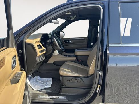 Used 2023 Chevrolet Suburban Premier AWD/4WD image 39