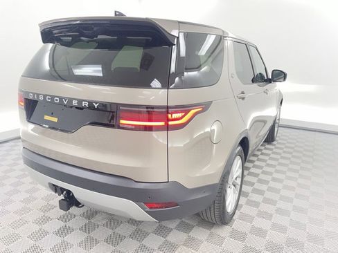 New 2026 Land Rover Discovery S image 5