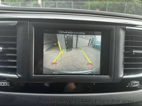 Used 2020 Chrysler Voyager L FWD image 18