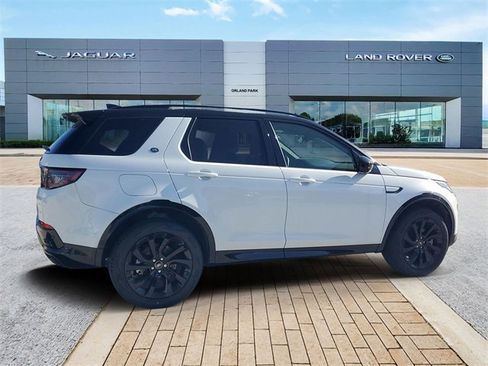 Used 2025 Land Rover Discovery Sport Dynamic SE image 5