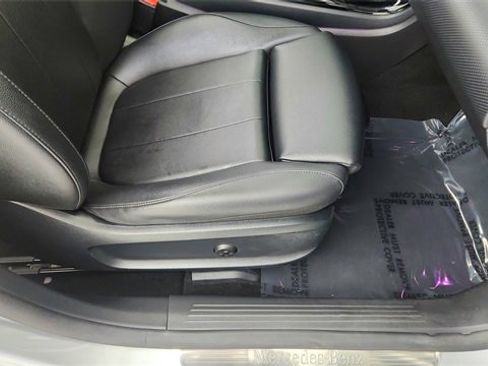 Used 2021 Mercedes-Benz CLA 250 image 24