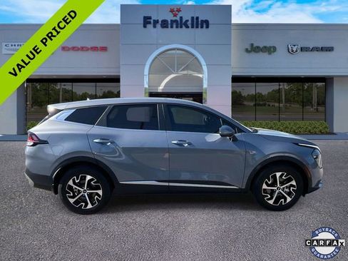 Used 2024 Kia Sportage EX FWD image 2