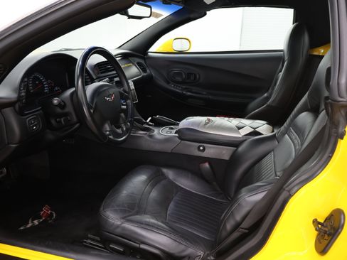 Used 2000 Chevrolet Corvette Convertible w/ Memory Pkg RWD image 8