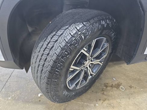 Used 2024 GMC Acadia AT4 w/ Luxury Package AWD/4WD image 37