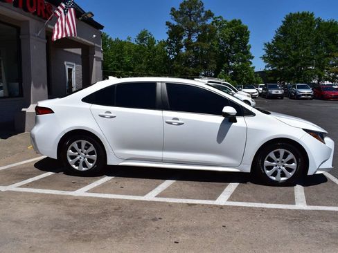 Used 2021 Toyota Corolla LE FWD image 6