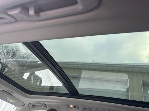 Used 2018 Volvo XC60 T6 Momentum w/ Convenience Package image 35