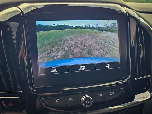 Used 2023 Chevrolet Traverse LT AWD/4WD image 23