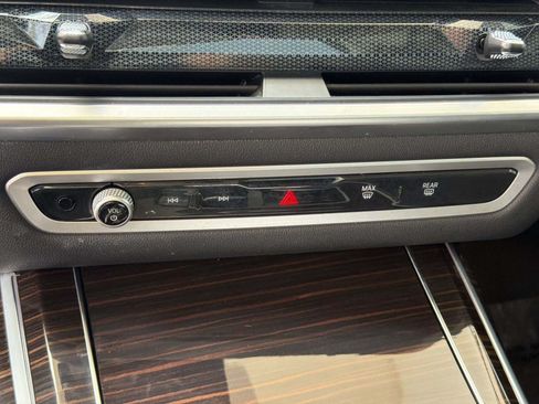 Used 2024 BMW X7 xDrive40i AWD/4WD image 18