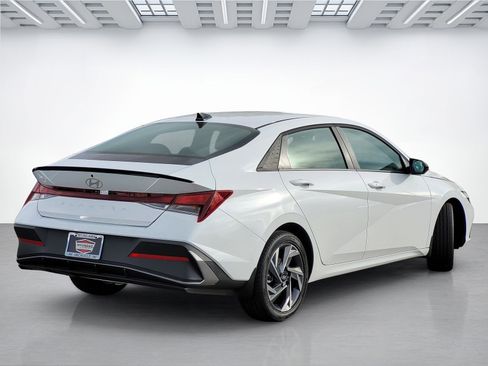 New 2025 Hyundai Elantra Sport image 5