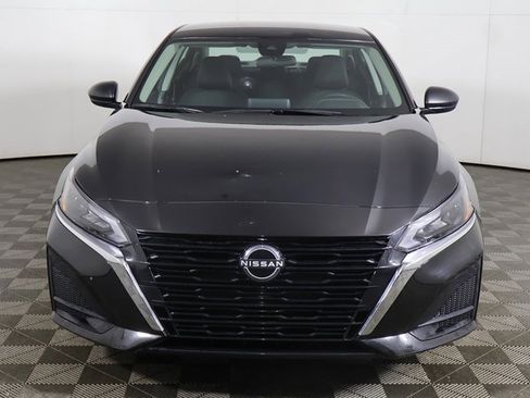 Used 2025 Nissan Altima 2.5 SV image 8