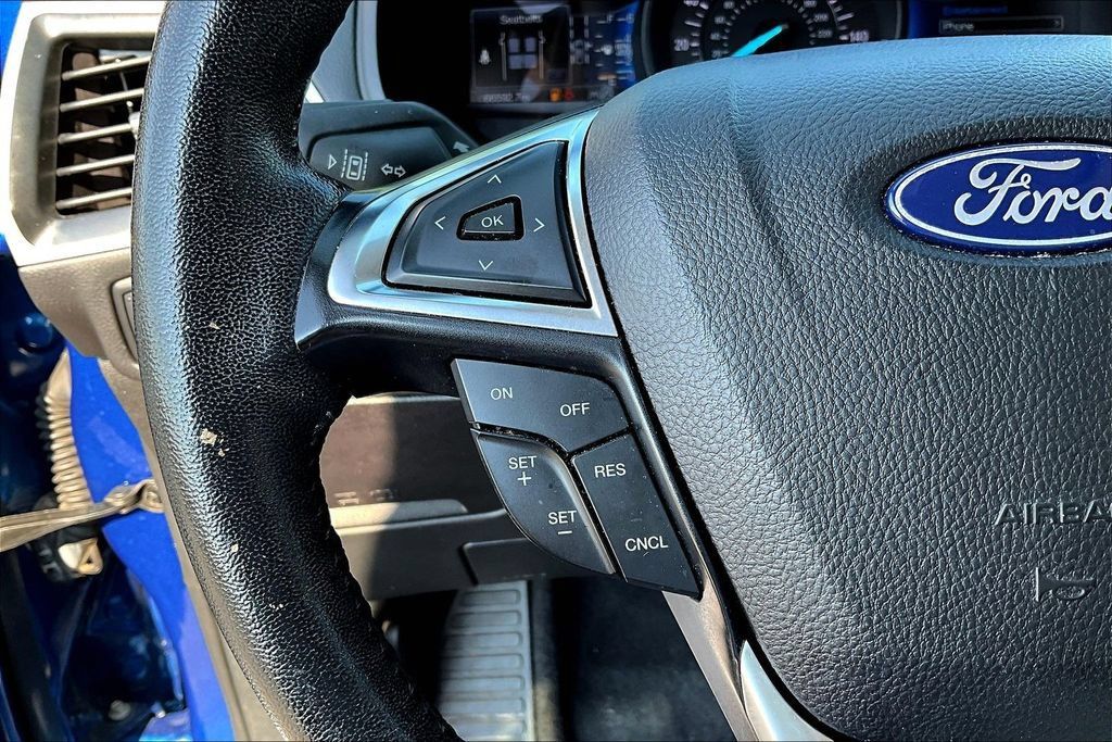 Used 2023 Ford Edge SEL AWD/4WD image 10