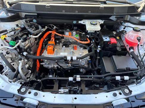 Used 2025 Chevrolet Equinox EV RS image 9