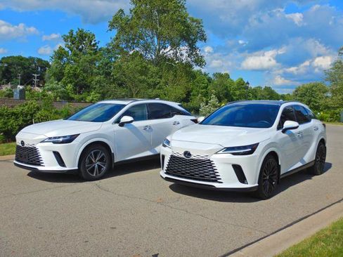 Used 2024 Lexus RX 350 Premium w/ Accessory Package (Z1) AWD/4WD image 9