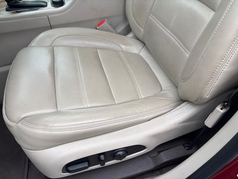 Used 2017 GMC Acadia Denali w/ Technology Package image 7