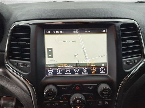 Used 2018 Jeep Grand Cherokee Altitude AWD/4WD image 13