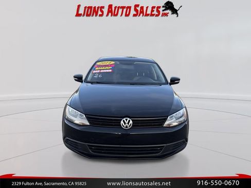 Used 2014 Volkswagen Jetta SE FWD image 2