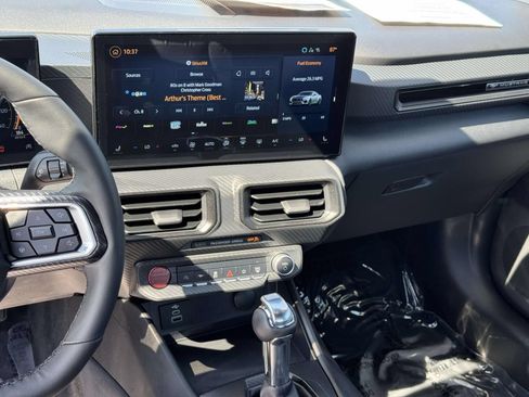Used 2025 Ford Mustang Coupe RWD image 3