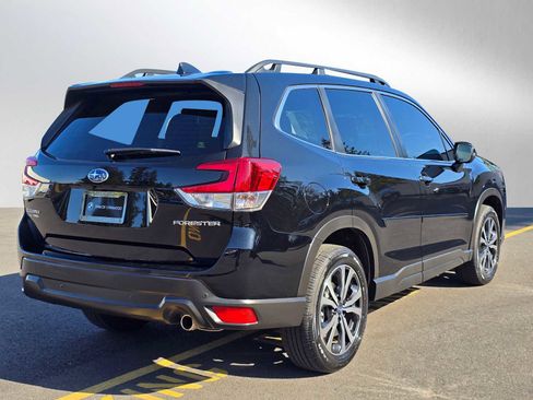 Used 2024 Subaru Forester Limited AWD/4WD image 3